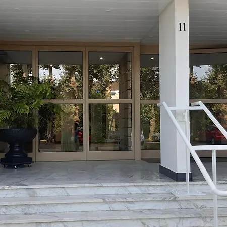 ベッド・アンド・ブレックファスト 